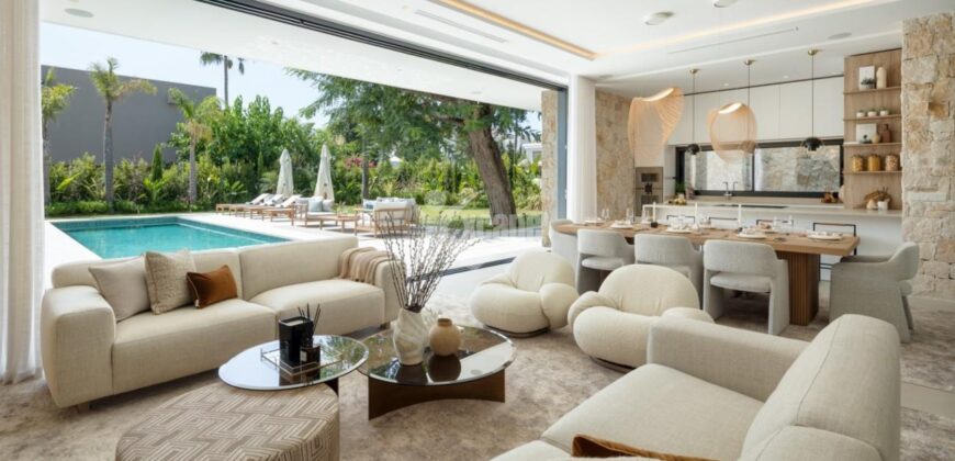 Beachfront Villa in Marbella
